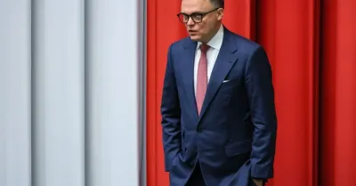 Źródła PAP: parlamentarzyści Polski 2050 odrzucili kandydaturę Hołowni na szefa klubu